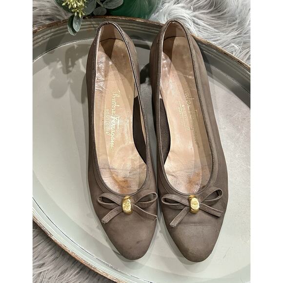 VTG Salvatore Ferragamo Boutique Women's Size 8.5 Leather Slip On Bow Almond Toe - Picture 5 of 12
